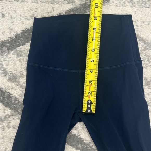 Lululemon women’s leggings size 2 dark blue navy blue - Picture 8 of 9